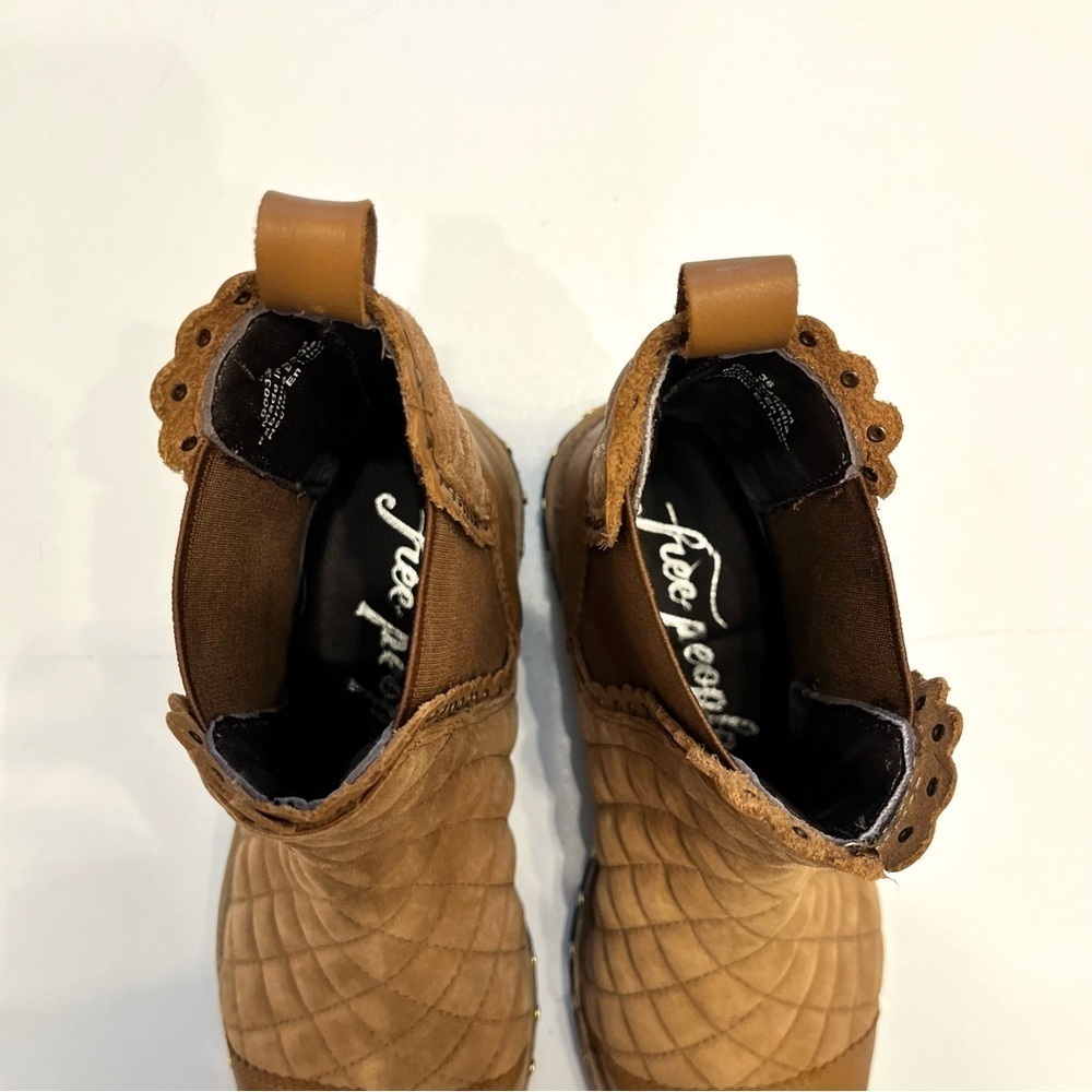 Free People Atlas Chelsea boot quilted camel NWT size 36 - Picture 6 of 9